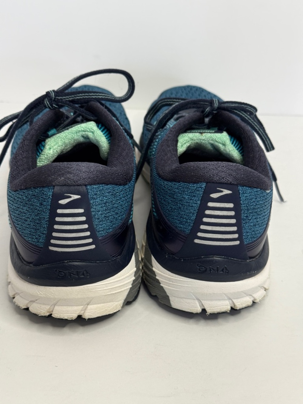 Brooks Adrenaline GTS 18 Women's Running Shoes Size 8.5 Wide - Picture 4 of 9